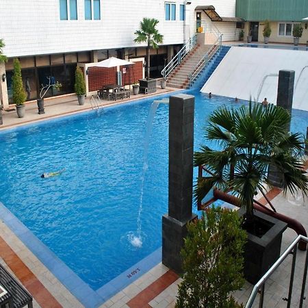 Bumi Senyiur Hotel Samarinda Εξωτερικό φωτογραφία
