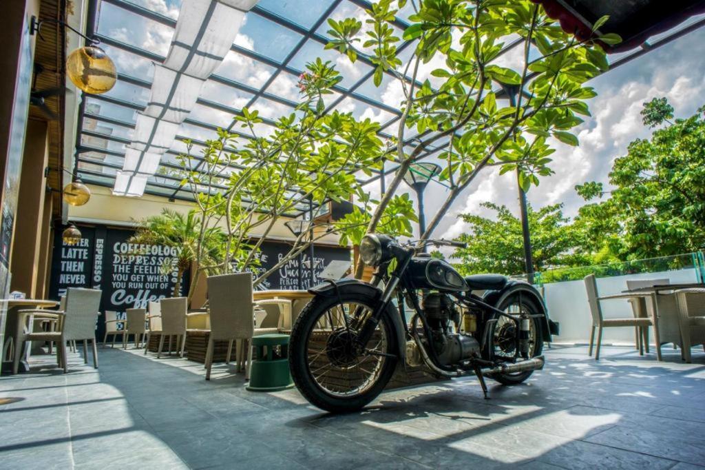 Bumi Senyiur Hotel Samarinda Εξωτερικό φωτογραφία