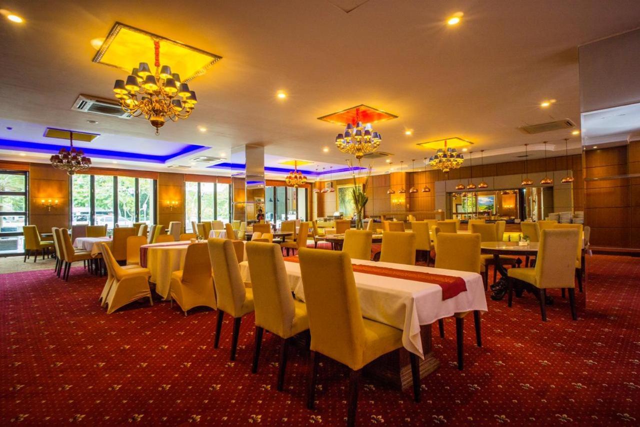 Bumi Senyiur Hotel Samarinda Εξωτερικό φωτογραφία