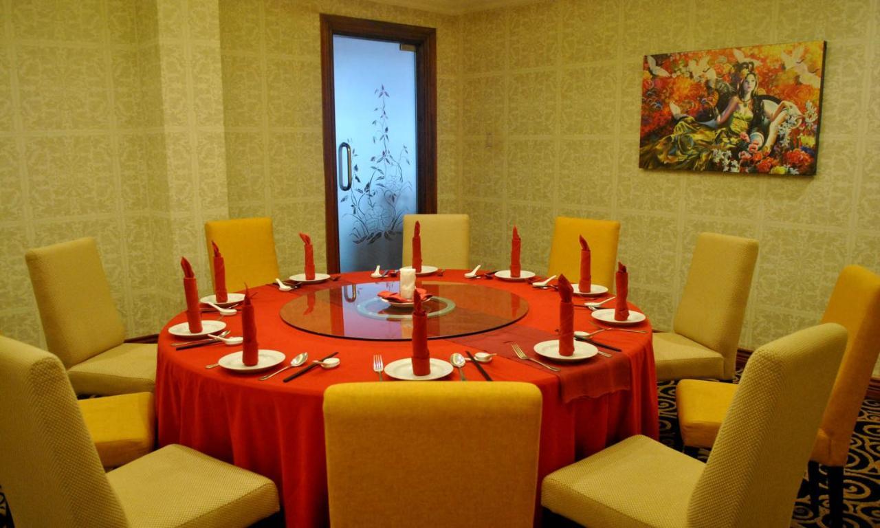 Bumi Senyiur Hotel Samarinda Εξωτερικό φωτογραφία
