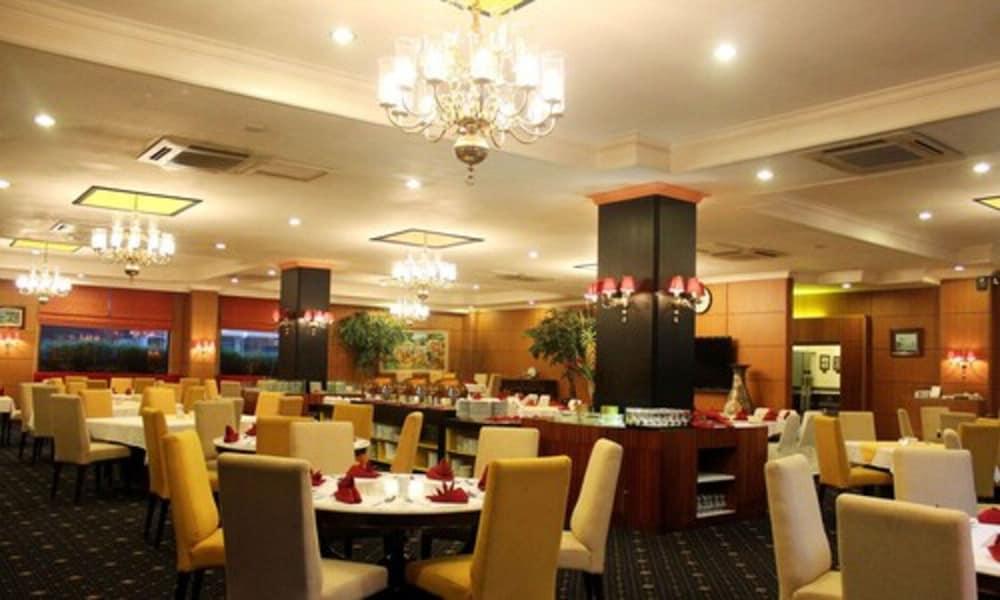 Bumi Senyiur Hotel Samarinda Εξωτερικό φωτογραφία