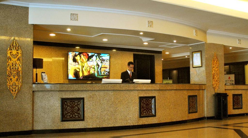Bumi Senyiur Hotel Samarinda Εξωτερικό φωτογραφία